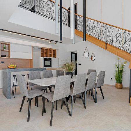 Beautiful Home In Omis With Kitchen Екстер'єр фото
