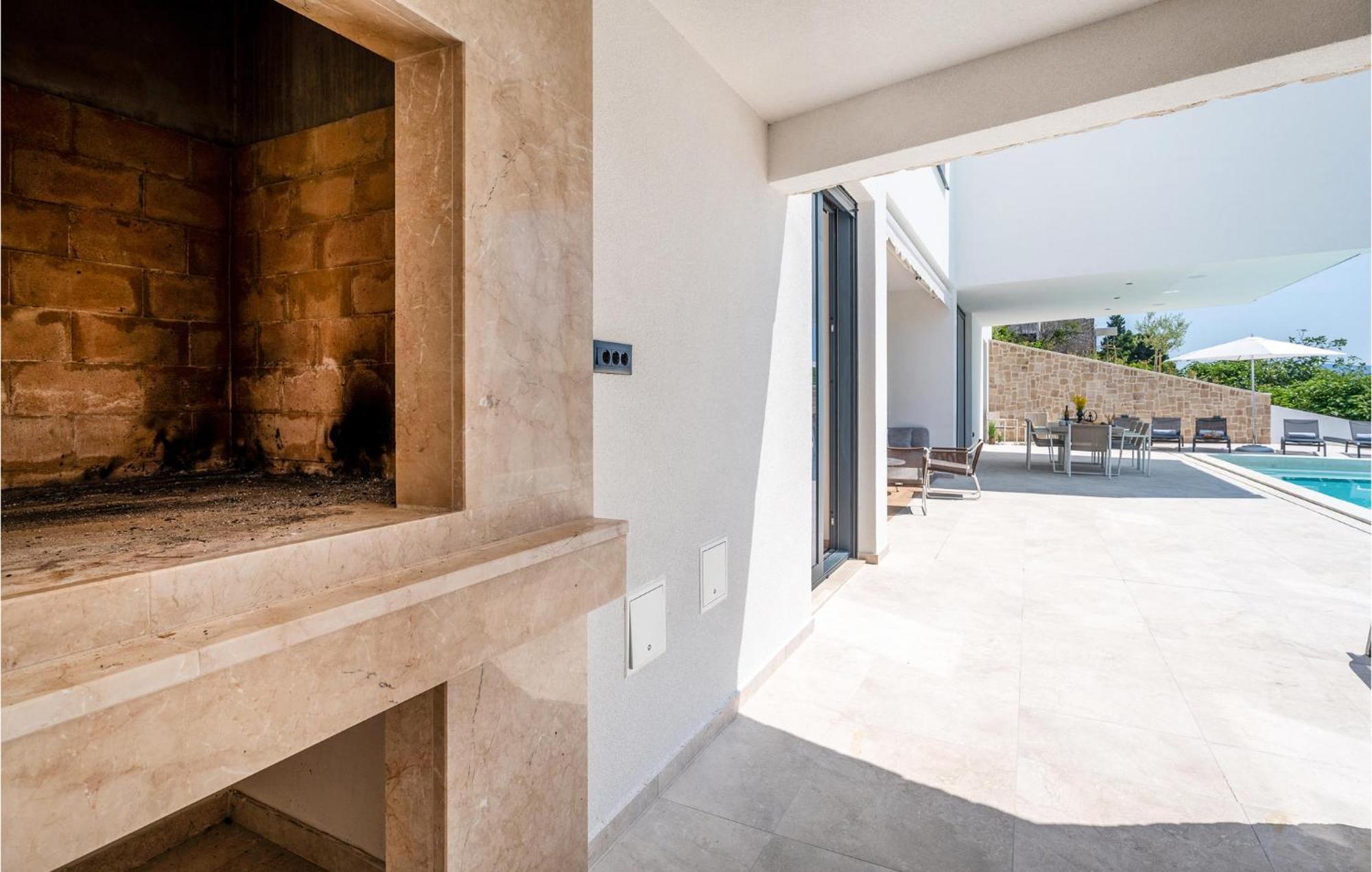 Beautiful Home In Omis With Kitchen Екстер'єр фото
